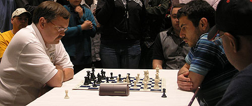 Jaan Ehlvest blitzing Gabriel Sargissian for the tiebreaker. Photo by Daaim Shabazz.
