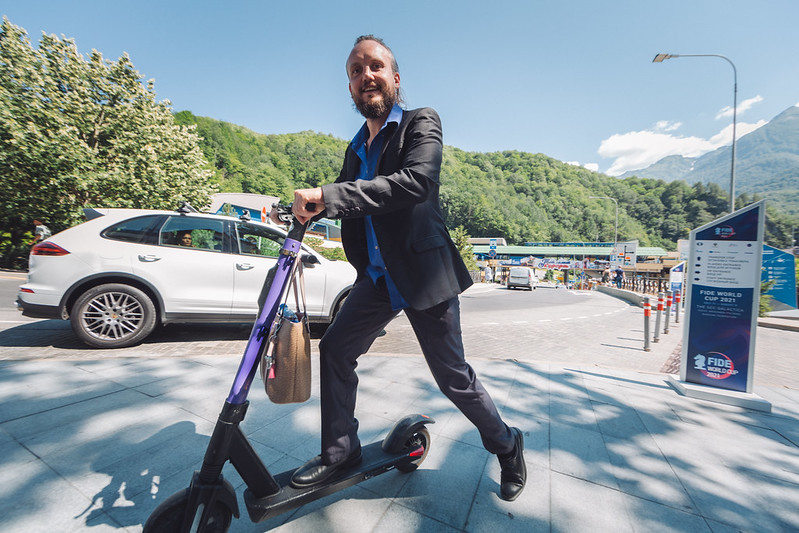 Timur Gareyev arriving for his game. Photo by Anastasia Korolkova